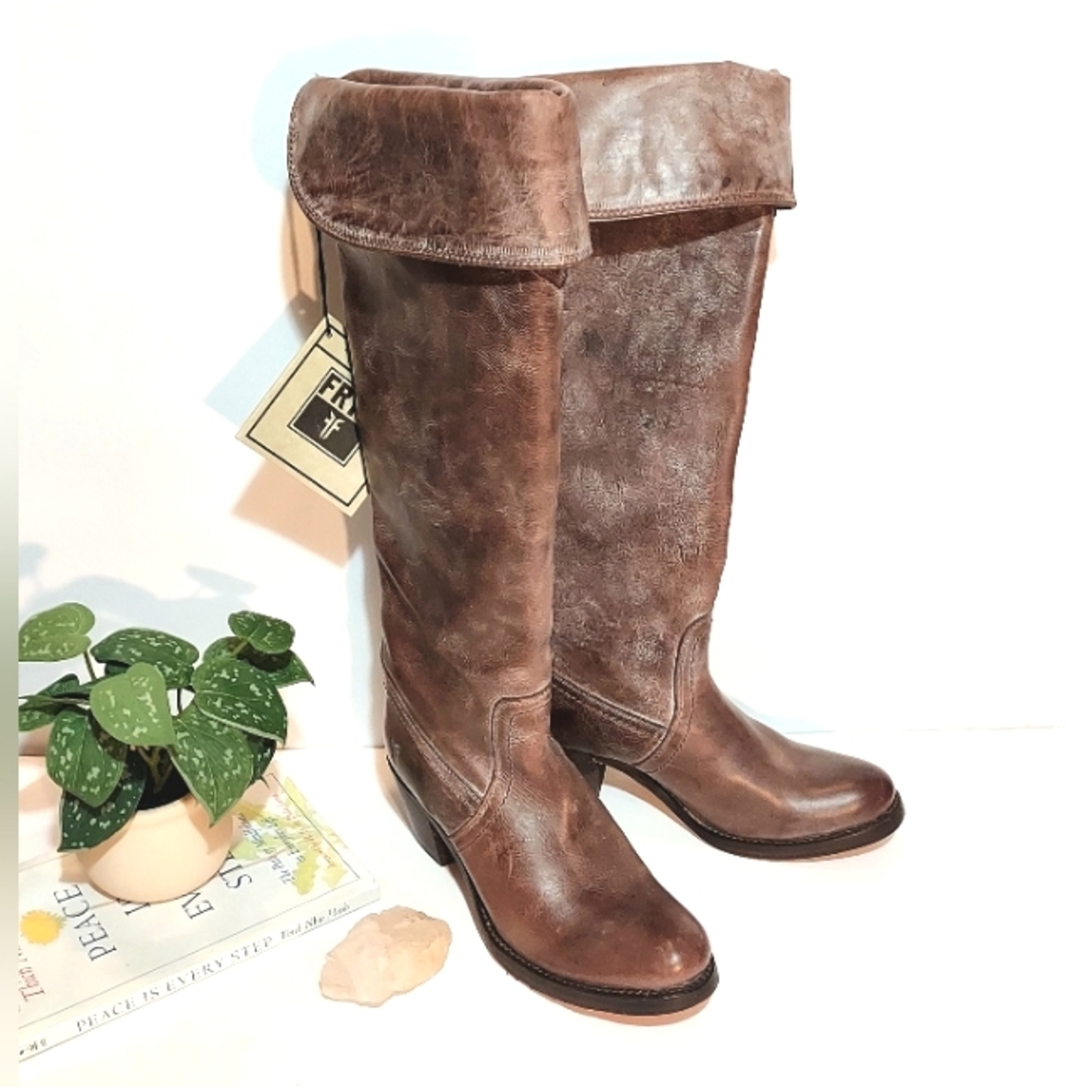 FRYE Jane Boots Distressed Brown Leather,    size 6.5 NWT Knee High, SALE 💥
